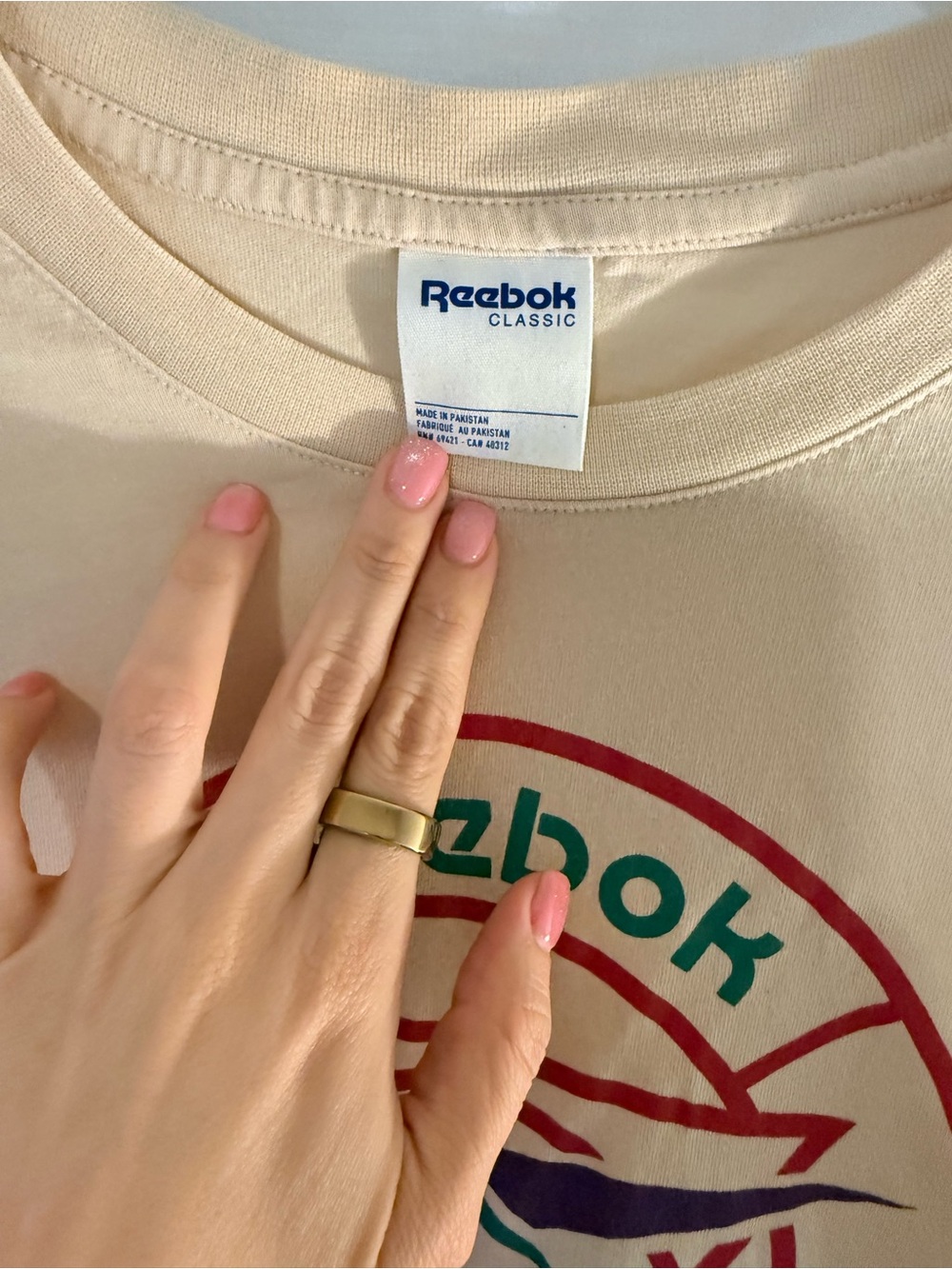 Vintage-Style Reebok Classic Graphic Tee - Cream/Tan Geometric Logo - Picture 2 of 2